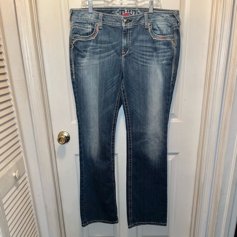ARIAT Women’s Distressed Ruby Denim Jeans. Waist 38. Inseam 34